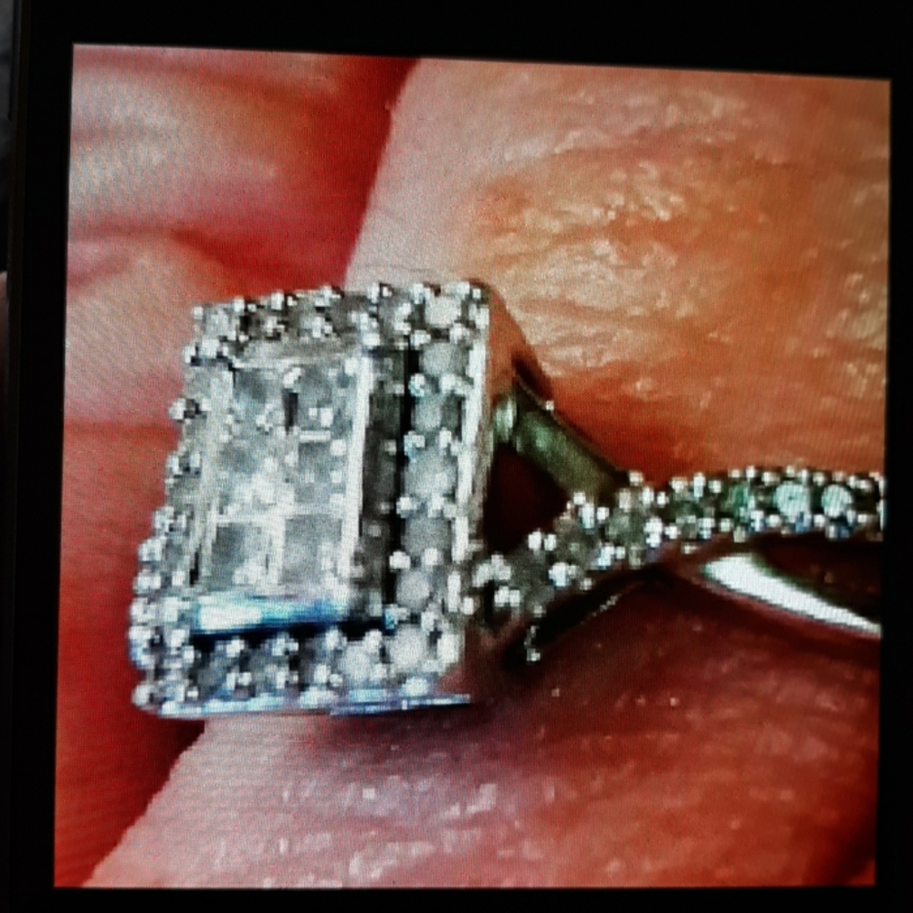 SALE!!!!!   Diamond Ring